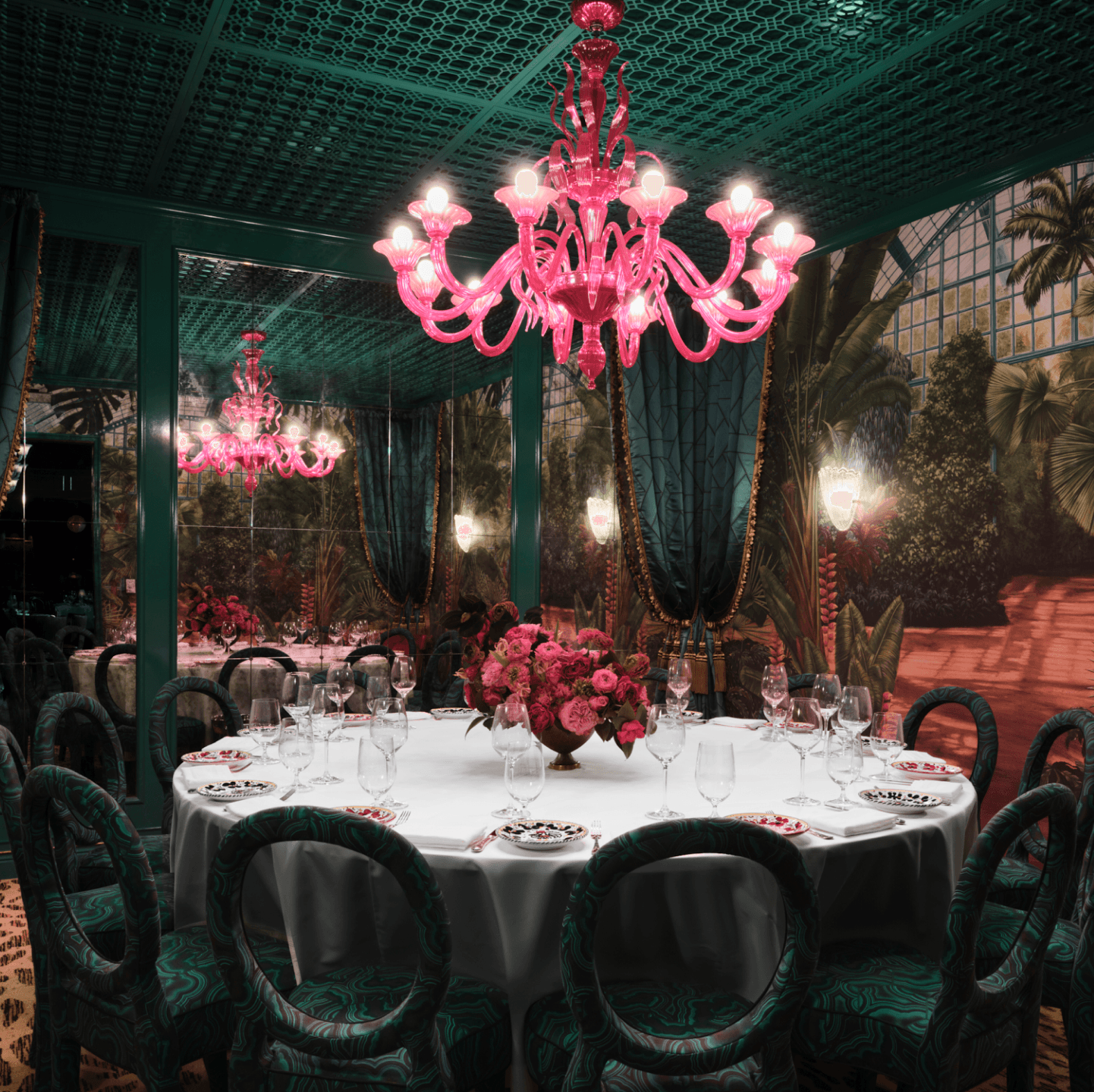 Carbone Dallas Pink Chandelier